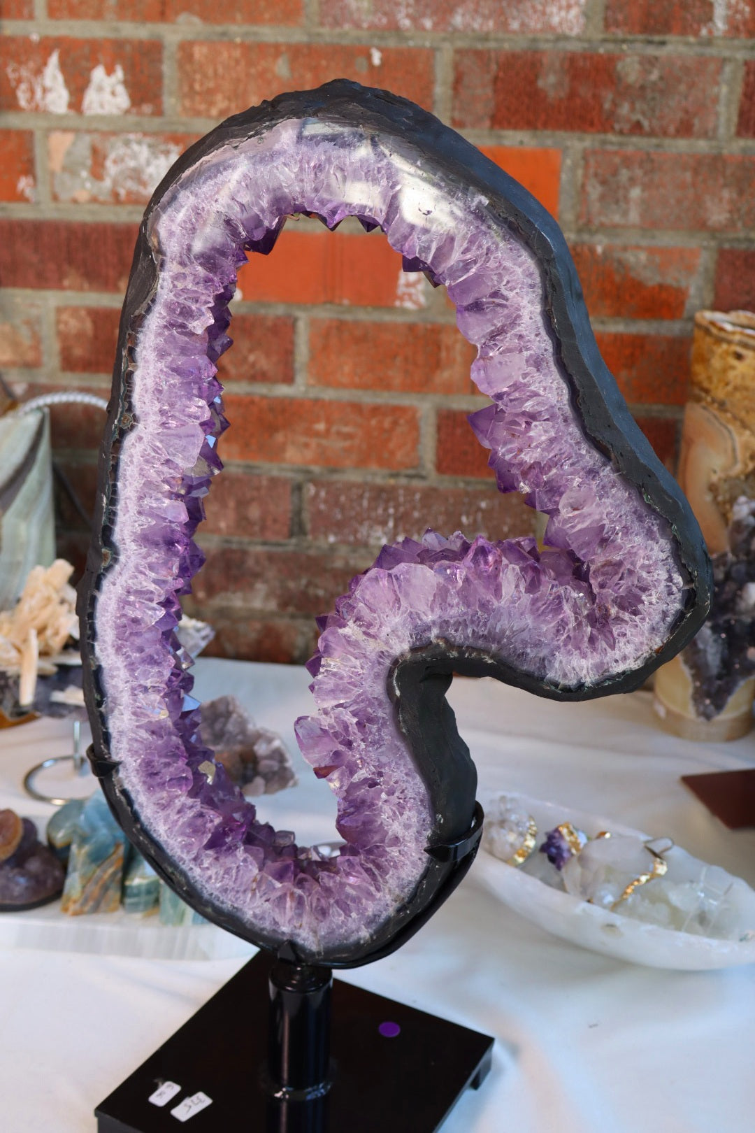 Amethyst portal rotative base