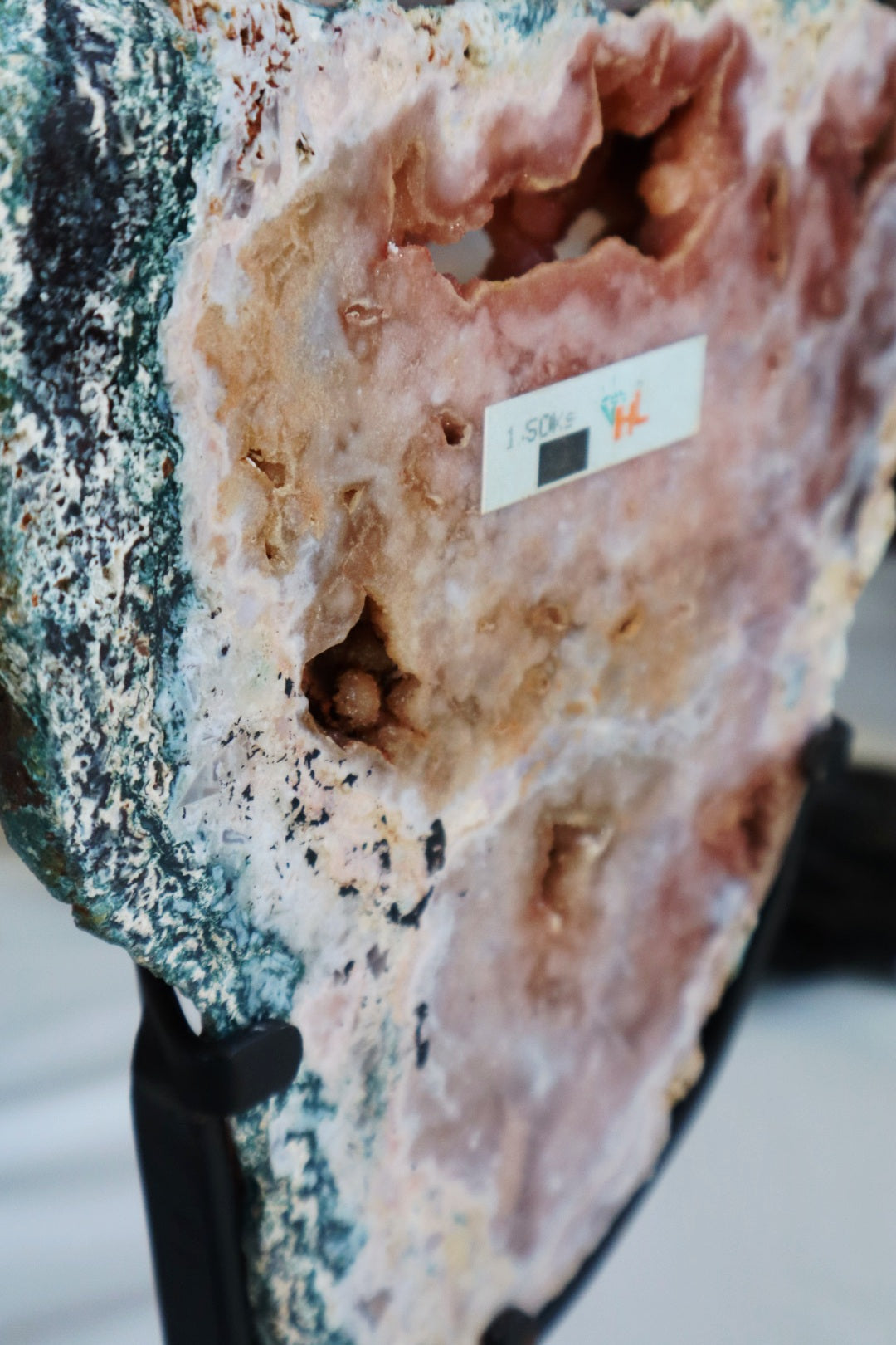 High quality Pink amethyst slab with jasper/custom stand