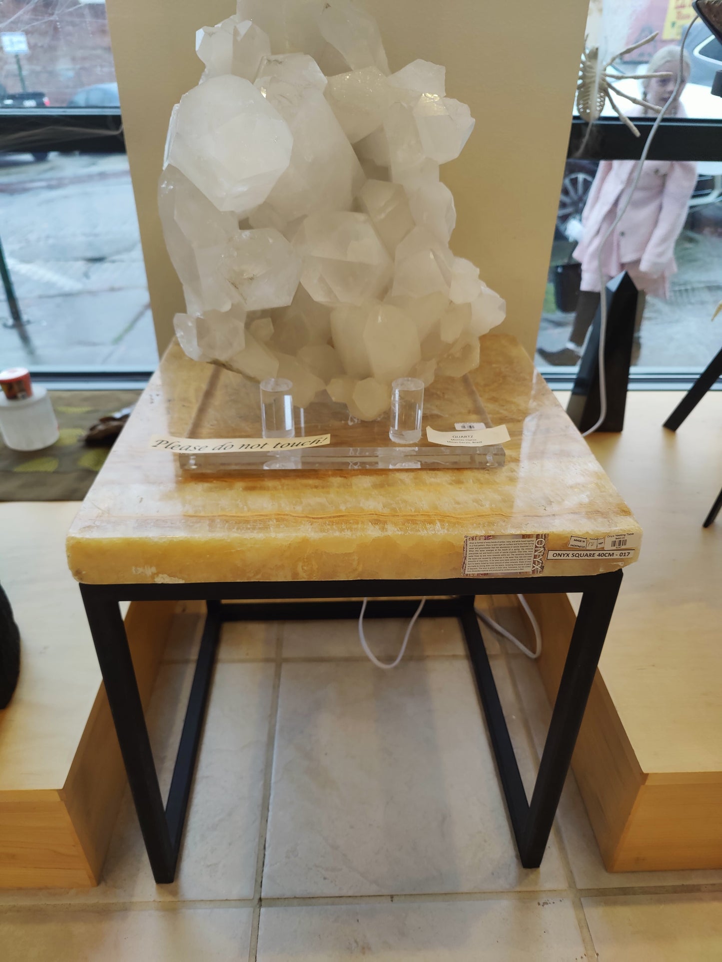 Onyx Nesting Table