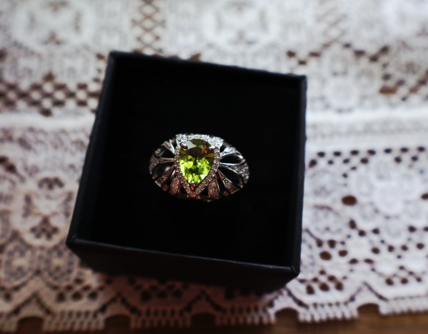 Peridot 925 sterling silver ring. Size 9