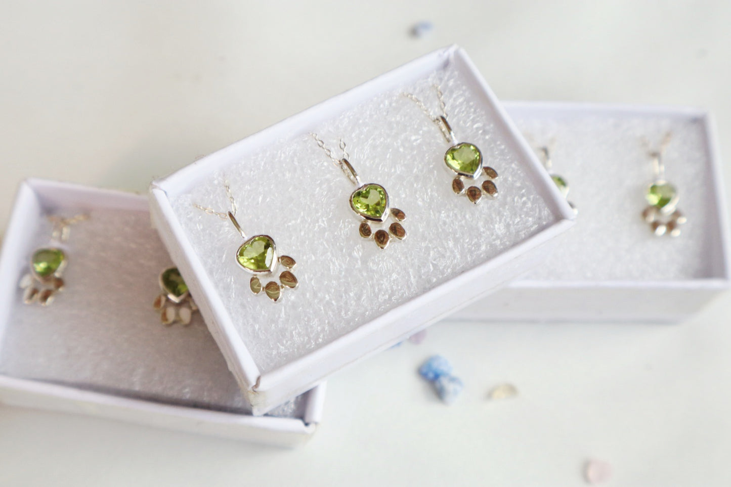 Peridot Paw Print with chain 925 sterling silver
